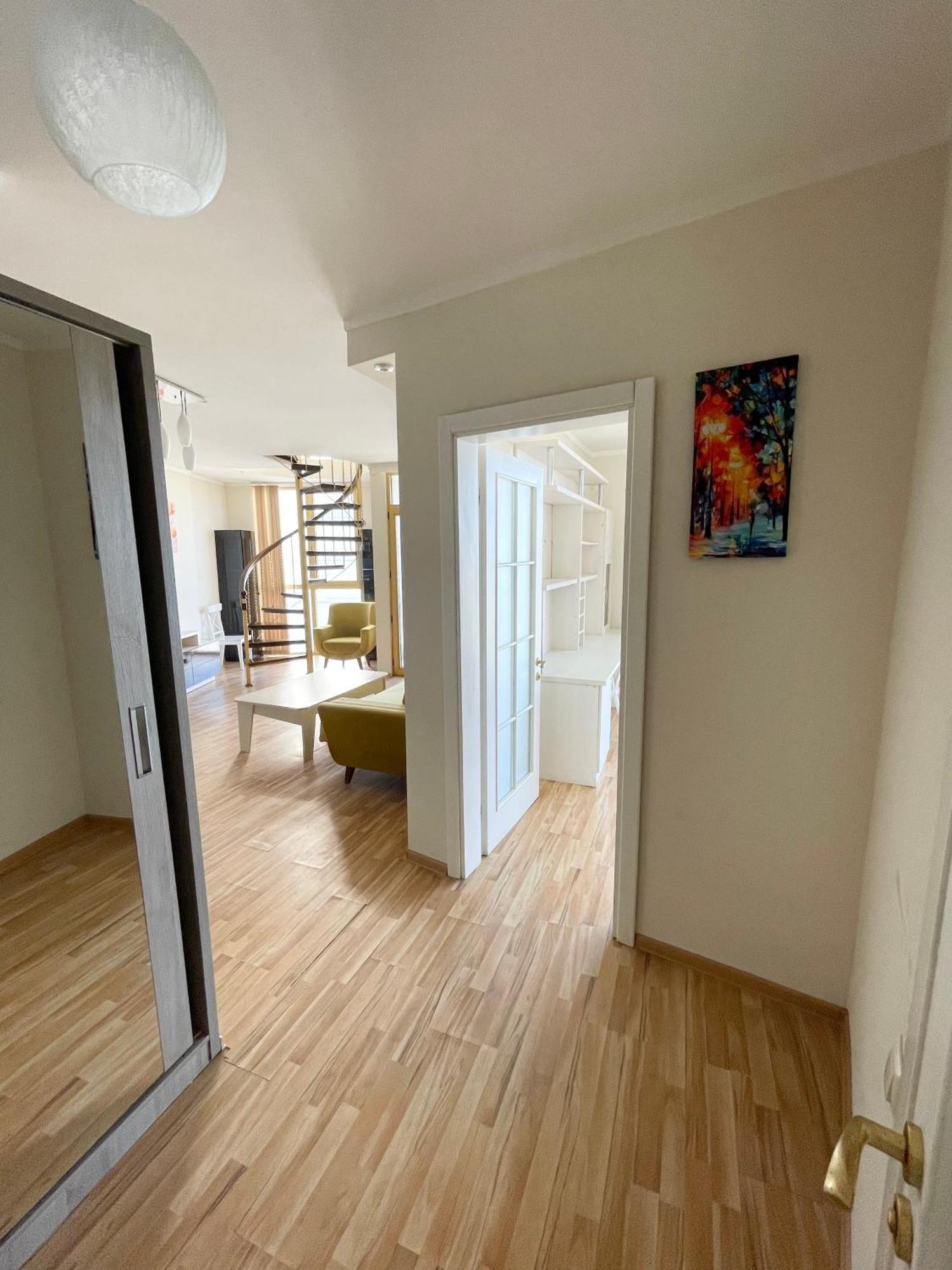 Sea View Apartment Batumi Eksteriør bilde