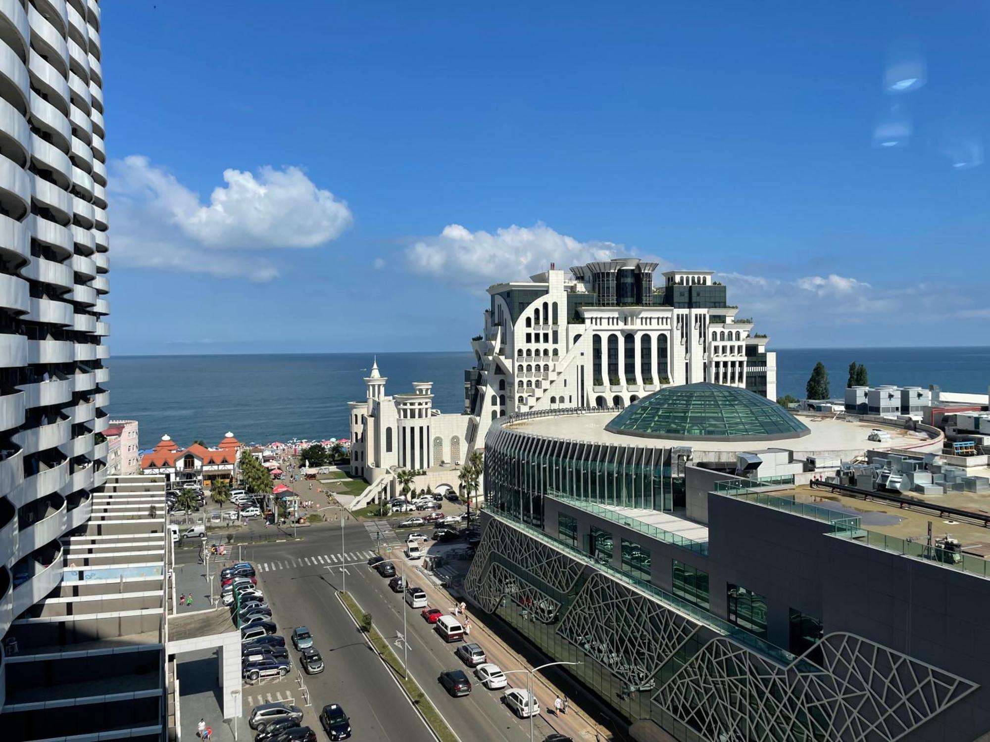 Sea View Apartment Batumi Eksteriør bilde